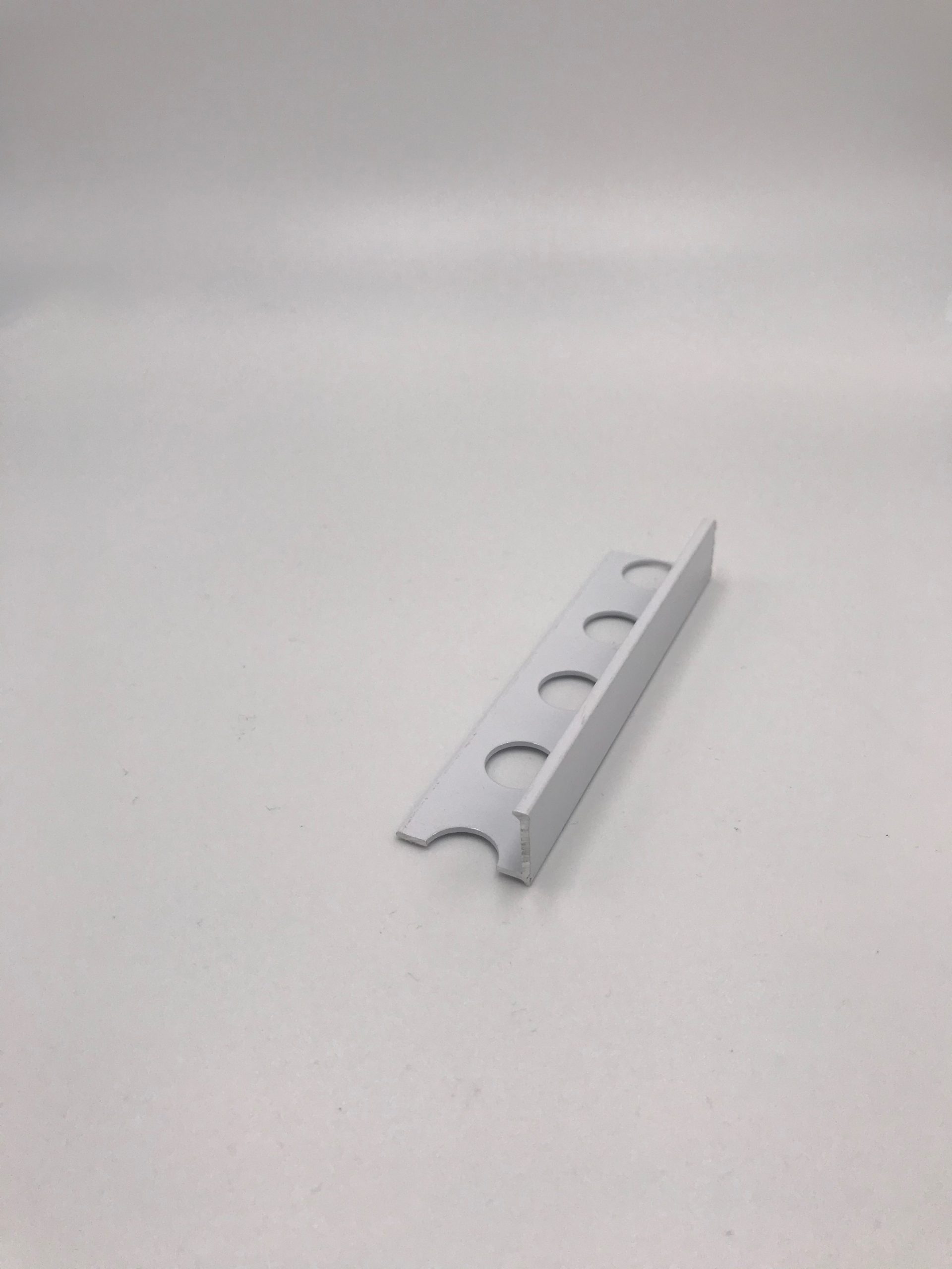 01188 - REMATE SEPARADOR ALUMINIO - BLANCO - 12 mm