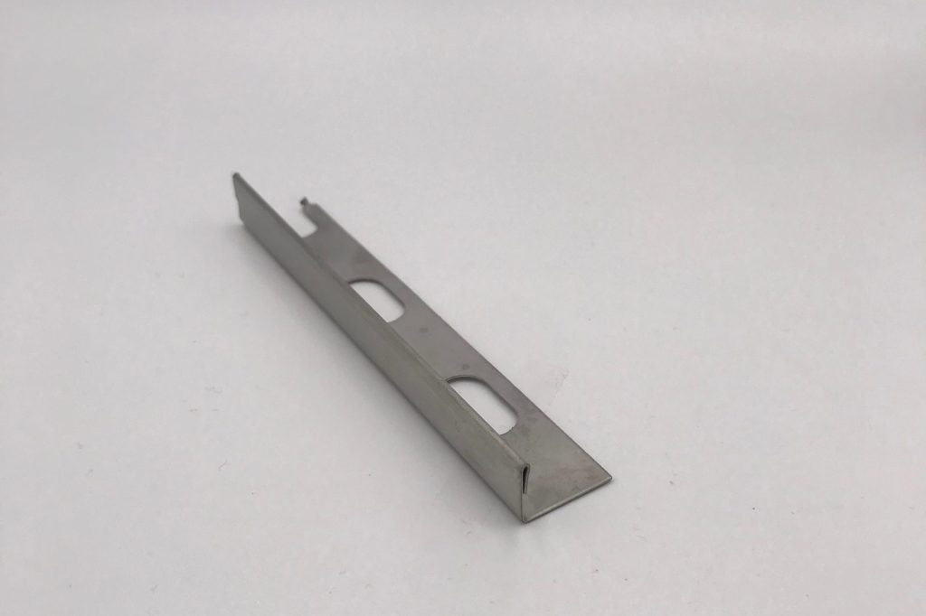 00512 - REMATE SEPARADOR ACERO INOX. - CEPILLADO - 12.5 mm