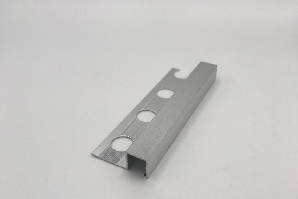 00703 LISTELO ALUMINIO - PLATA BRILLO CEPILLADO - 12x12 mm