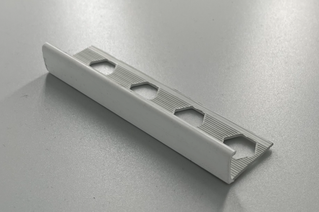 1560 - REMATE SEPARADOR PVC - BLANCO - 12 mm